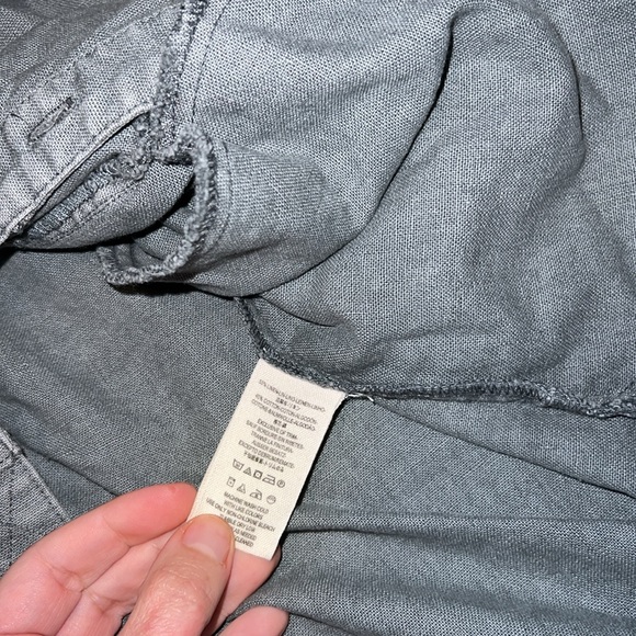 Free People Linen Button Front Sleeveless Grey Top Frayed Edges size medium - Picture 6 of 6